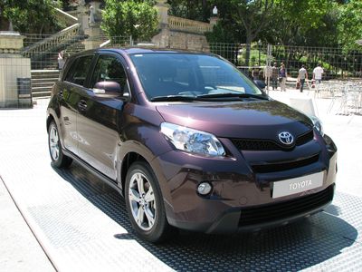 Автостекла Toyota Urban Cruiser c установкой в Москве